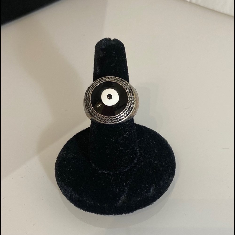 Bulky bulls eye Adjustable silver black white ring